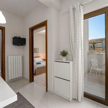 Extravagantes Nur 100 Meter Zum Mit Salzwasserpool Und Jacuzzi * Funtana