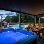 Extravagantes Nur 100 Meter Zum Mit Salzwasserpool Und Jacuzzi Apartment Funtana