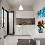Extravagantes Nur 100 Meter Zum Mit Salzwasserpool Und Jacuzzi Apartment *